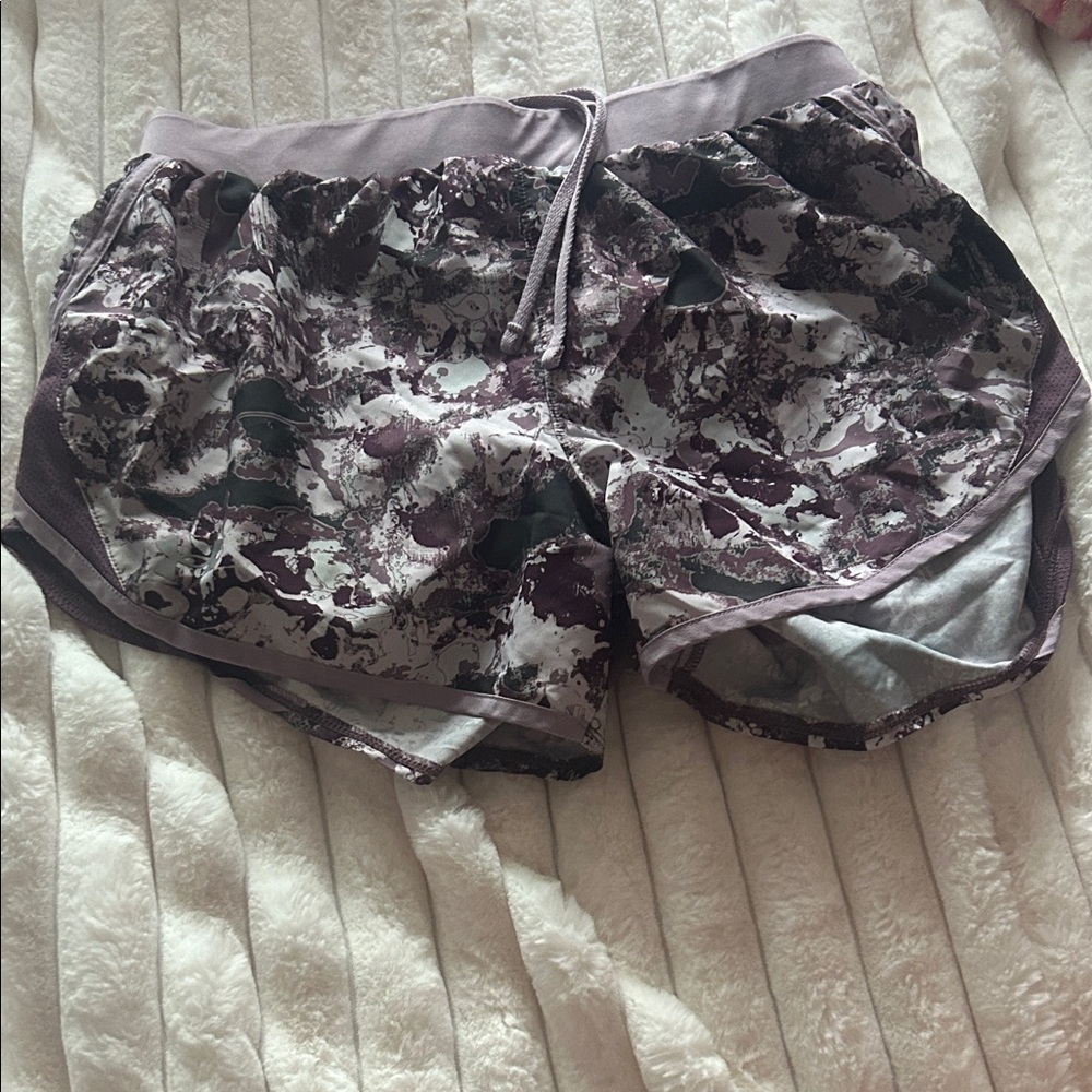 Under Armour HeatGear Shorts - Gray and White
